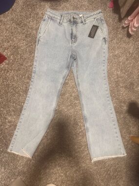 Beautiful by Lawerence Light Wash Women's Skinny Jeans - Classic Stretch